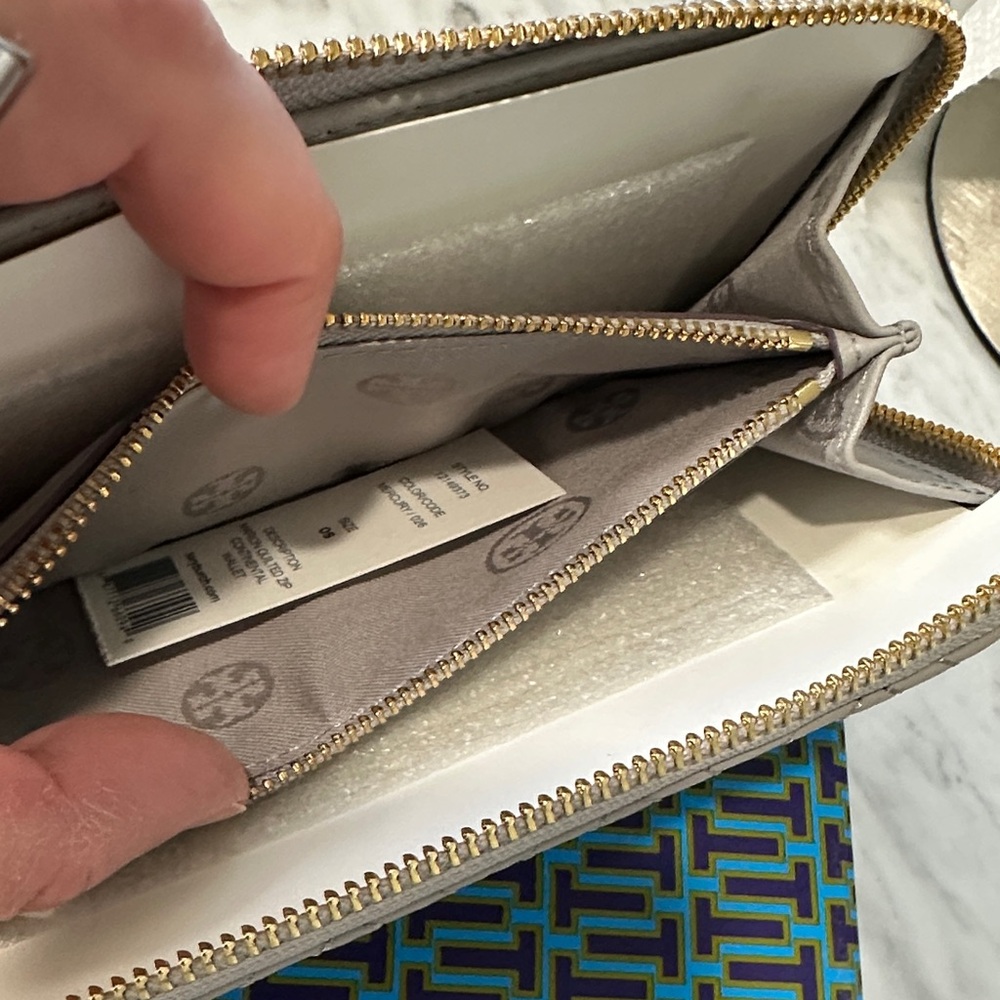 Tory Burch Marion Quilted Continental Gray Wallet - Picture 9 of 15